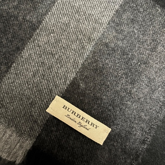 Burberry Wool and Cashmere Plaid Charcoal Grey and Tan Scarf - Picture 4 of 5